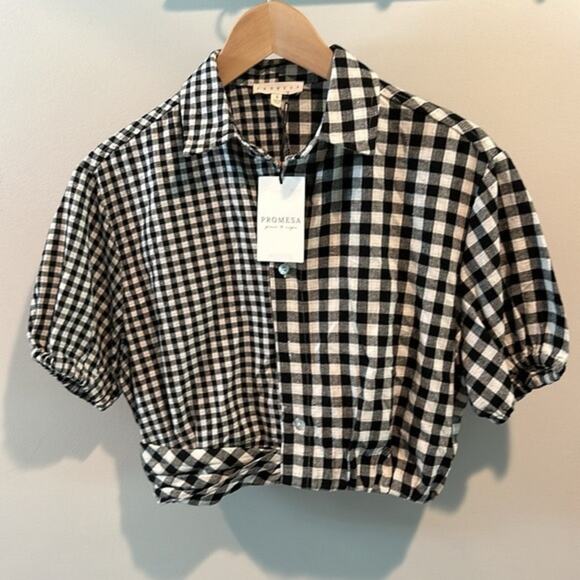 Promesa Small Carefree Heart Cropped Gingham Button-Up Shirt - Picture 2 of 8